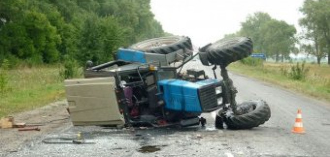 В Абинском районе мужчина угнал трактор и устроил ДТП с четырьмя пострадавшими