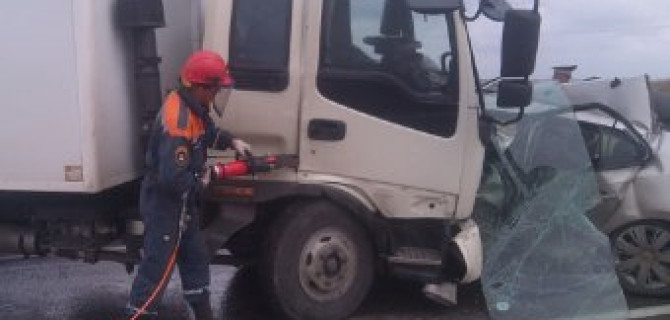 В ДТП с грузовиком под Ростовом погиб человек