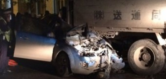 В Уфе Ford въехал в прицеп фуры: погибли два человека