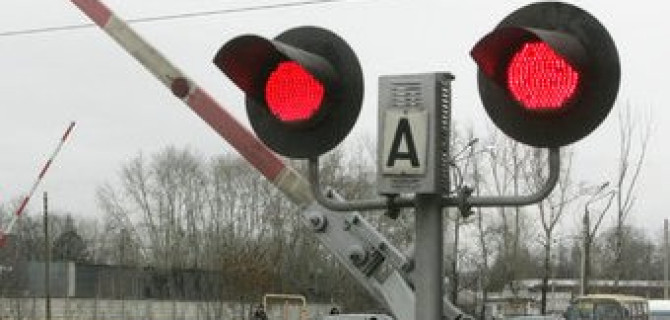 В Подмосковье при столкновении поезда и машины погиб человек