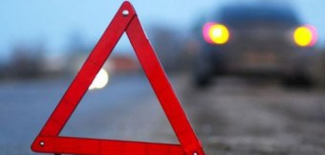 Маршрутка и грузовик столкнулись на Киевском шоссе в Москве