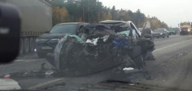 Под Сургутом в ДТП с фурой погибла женщина