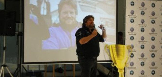 Немецкий автогонщик Райнер Цитлоу рассказал о своем новом рекорде в «Фольксваген Центре Лосиный Остров»