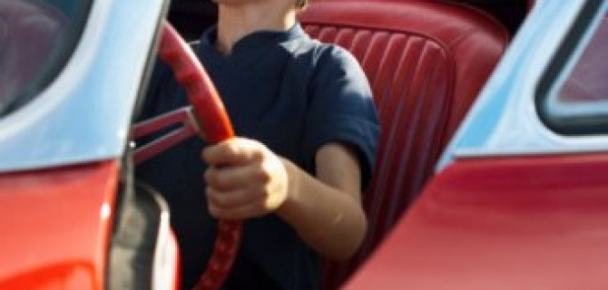 В Карелии 8-летний мальчик угнал машину и попал в ДТП