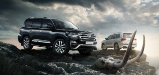 Toyota начинает прием заказов на специальную версию Land Cruiser 200 – Executive Black и Executive White