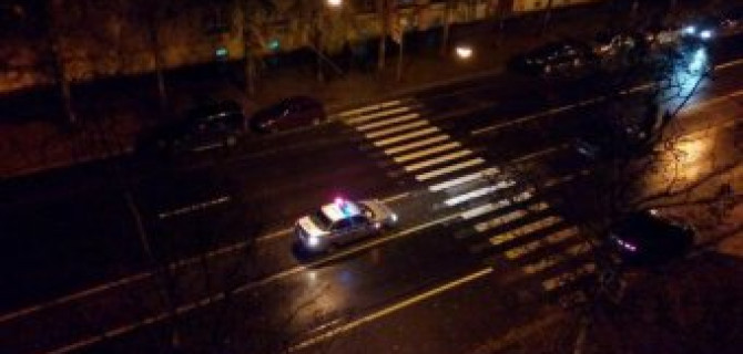 В Петербурге на Литовской улице сбитого пешехода забросило на крышу автомобиля