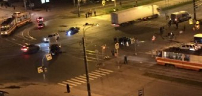 В ДТП с маршруткой на Косыгина в Петербурге пострадал водитель