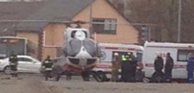 Попавших в аварию в Новой Москве подростков эвакуировали на вертолете