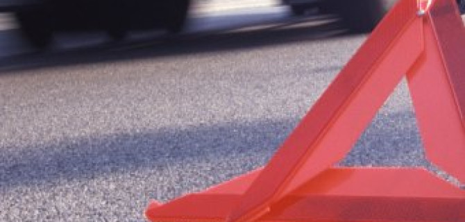 Под Ростовом погибло 3 человека в результате столкновения ВАЗ-2106 с припаркованным грузовиком