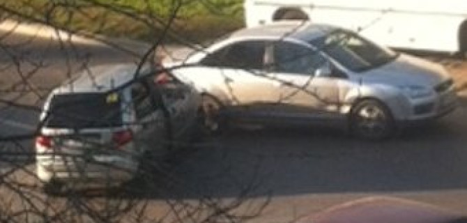 Выезд из двора "в слепую" - ДТП на улице Тамбасова