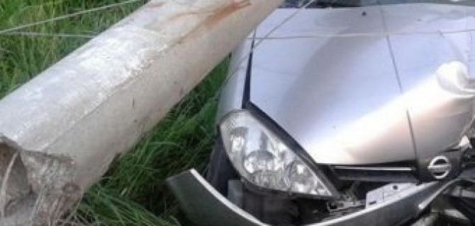 Энергетики начали считать убытки от ДТП с опорами линий электропередач