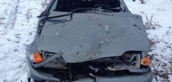 В Ставрополье водитель оставил пассажира в перевернувшейся машине и убежал