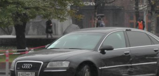 В Москве полицейский автомобиль протаранил машину президента Бурятии