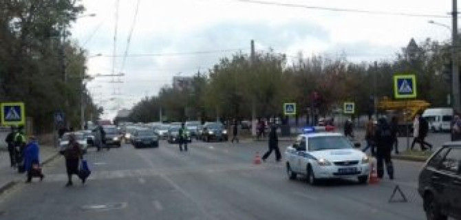В Волгограде водитель сбил 13-летнюю девочку и скрылся