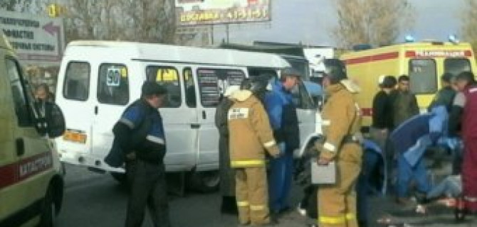 В ДТП с маршруткой в Астрахани пострадали шесть человек