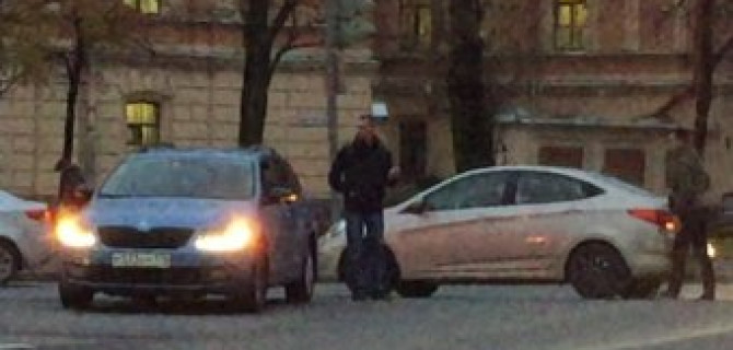 ДТП на площади Военных Медиков - без пострадавших 