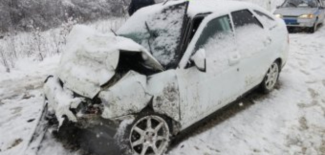 Из-за снегопада в ДТП в Большеглушицком районе погибли три человека