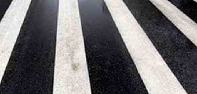 В Тюмени автомобиль сбил девушку на переходе