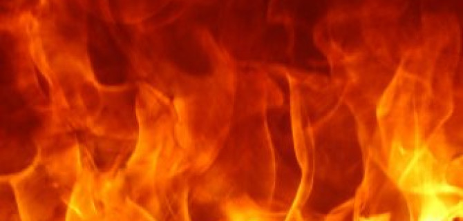 В Волгограде после ДТП в машине сгорели два человека