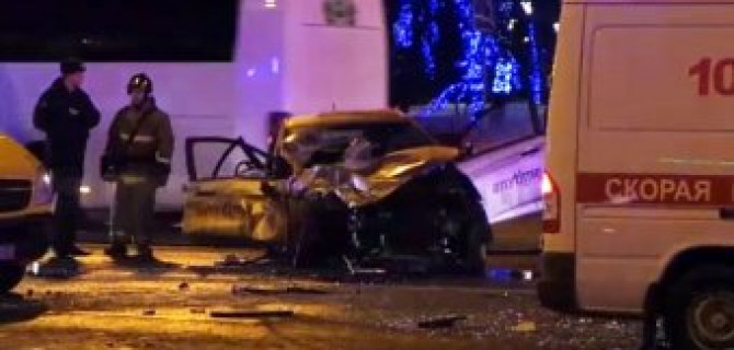 В ДТП на Земляном Валу в Москве погиб человек