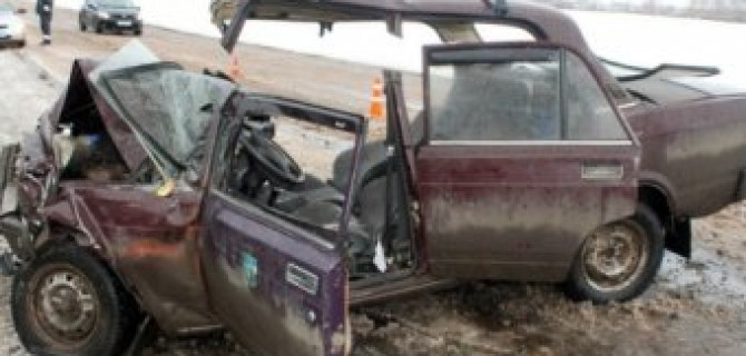 В Башкирии в ДТП погибла женщина и пострадал ребенок