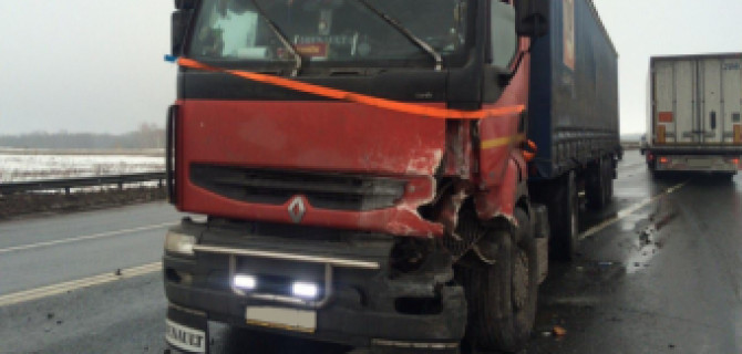 В ДТП с грузовиком в Кинельском районе погиб водитель легковушки