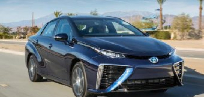 В чем преимущество водородной Toyota Mirai перед электрокарами?