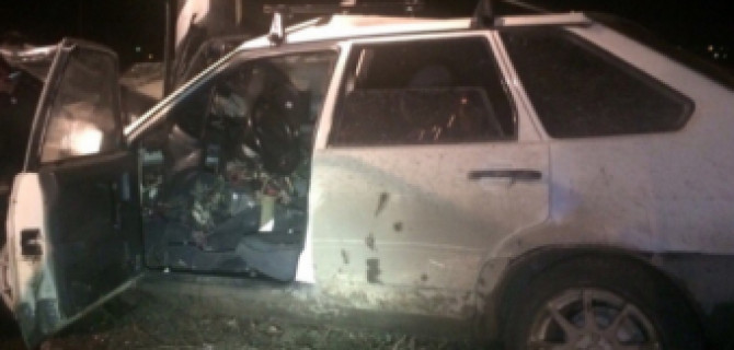 В Саратове ВАЗ врезался в столб: погибла девушка