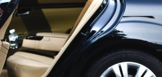 Что лучше, аренда автомобиля или услуги такси?