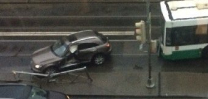 На Лиговском в Петербурге снова случилось ДТП с автобусом