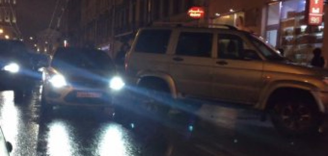 Ford Focus врезался в UAZ PATRIOT на Загородном проспекте 