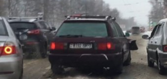 Ауди A6 Avant врезался в Suzuki SX4 на проспекте Мориса Тореза