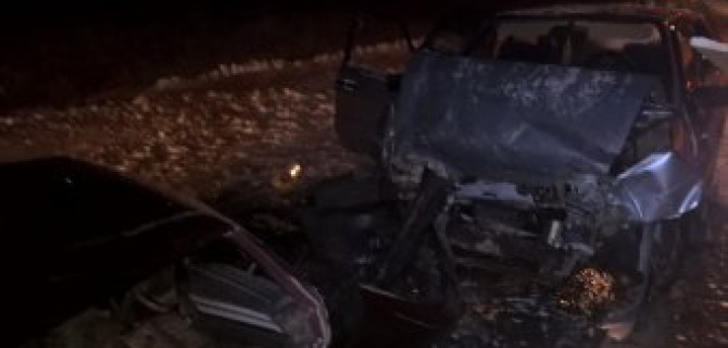 В лобовом ДТП в Богдановичском районе пострадали шесть человек