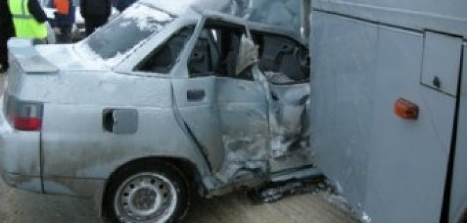 В ДТП под Тулой погибла женщина, а ее ребенок госпитализирован