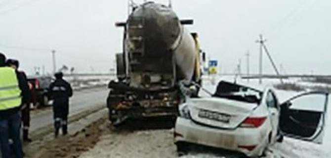 В Подмосковье в ДТП с цементовозом погибли три человека