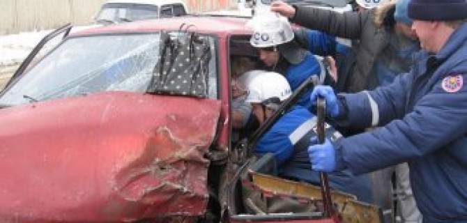 В Липецке девушке-водителю в ДТП вырвало колено