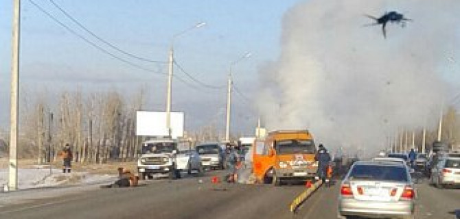 В Улан-Удэ иномарка сбила дорожных рабочих