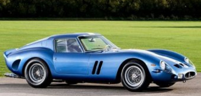 На продажу выставили самый дорогой автомобиль в мире - голубой Ferrari 250 GTO