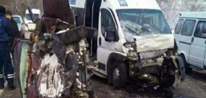 В ДТП с автобусом в Бурятии погибли два человека