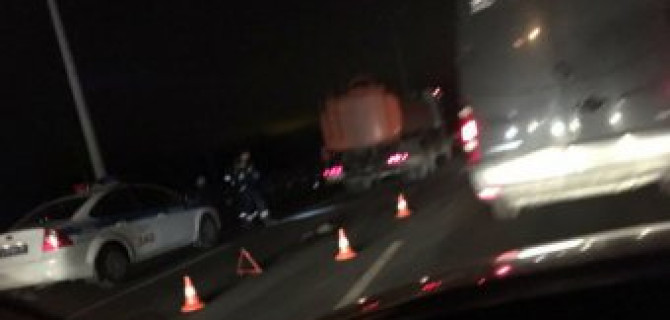 В Калининграде бензовоз насмерть сбил человека