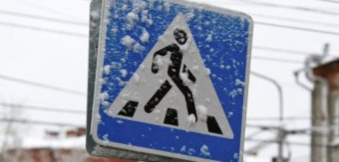 В Барнауле на пешеходном переходе сбили девочку