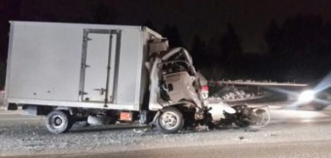 В ДТП с грузовиком на ЕКАД погиб человек