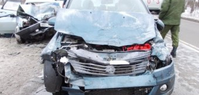 В массовом ДТП под Воронежем пострадали четыре человека