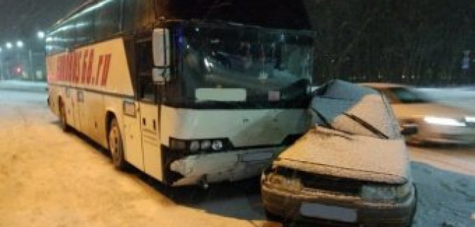 В ДТП с автобусом в Рязани погибла женщина