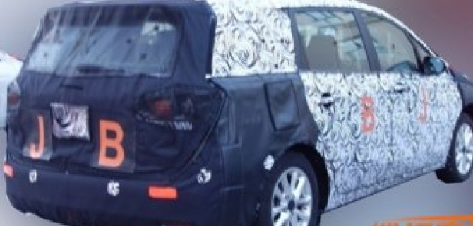 Buick тестирует новый минивэн GL6 в Китае