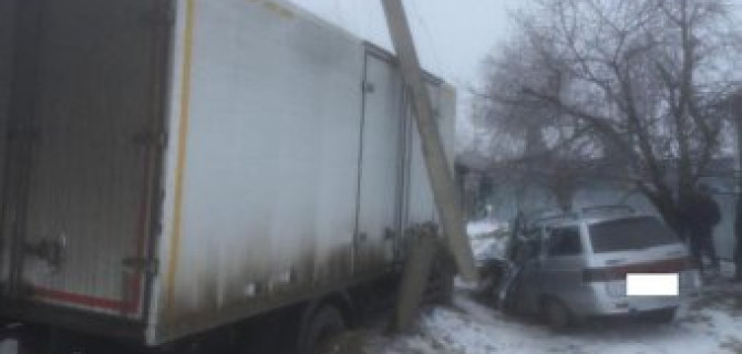 В ДТП с фурой на Ставрополье погибли два человека