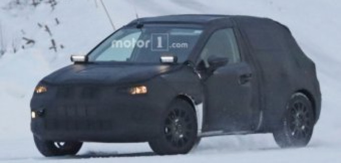 Кроссовер Seat Arona заснят на зимних тестах