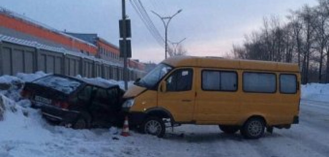 В массовом ДТП в Нижнем Тагиле пострадали четыре человека