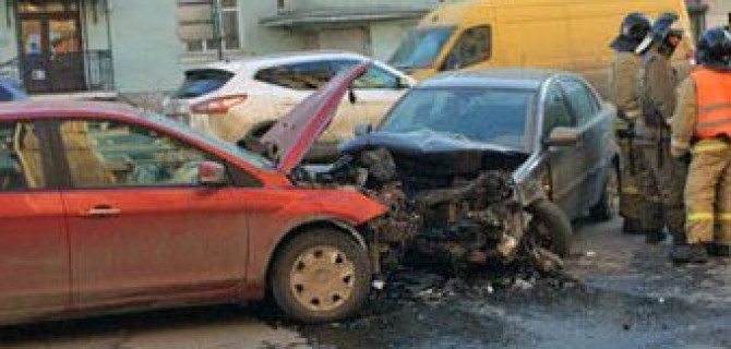 В ДТП на Стачек пострадали мужчина и младенец