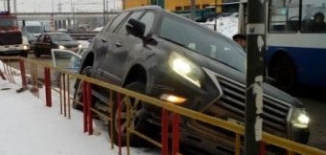 В Ярославле депутат на «Лексусе» сбил женщину